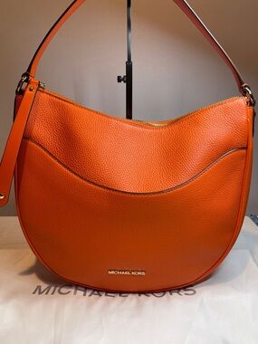 Michael Kors Dover Large Leather Shoulder Bag